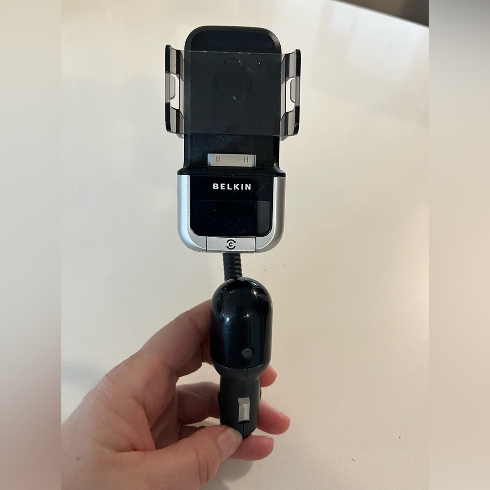 BELKIN Auto TuneBase FM Transmitter for iPod audio music no bluetooth no wifi